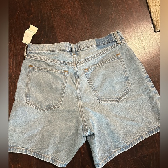NWT Abercrombie & Fitch High Rise Loose Short - Picture 7 of 7